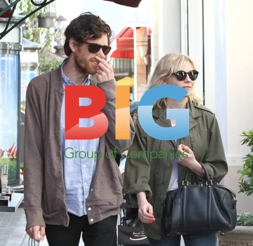 Kirsten Dunst at The Grove with boyfriend