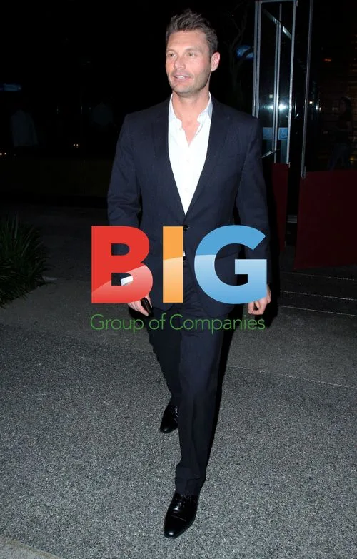 Ryan Seacrest Leaving Boa Steakhouse