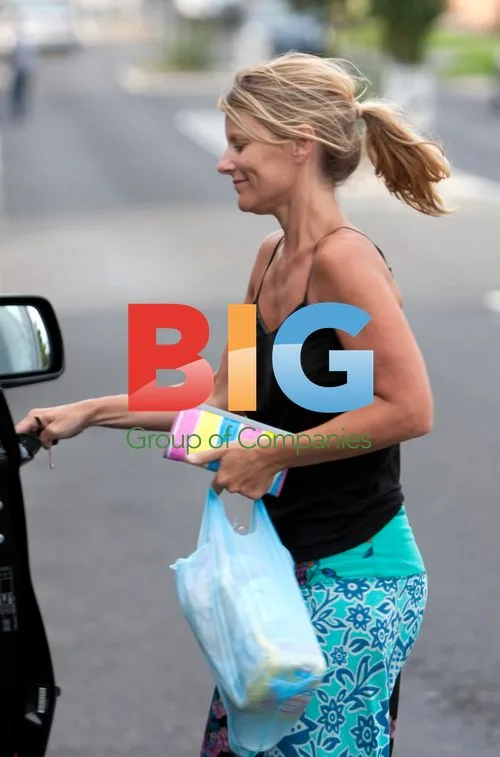 Simone Warne Shopping in Melbourne