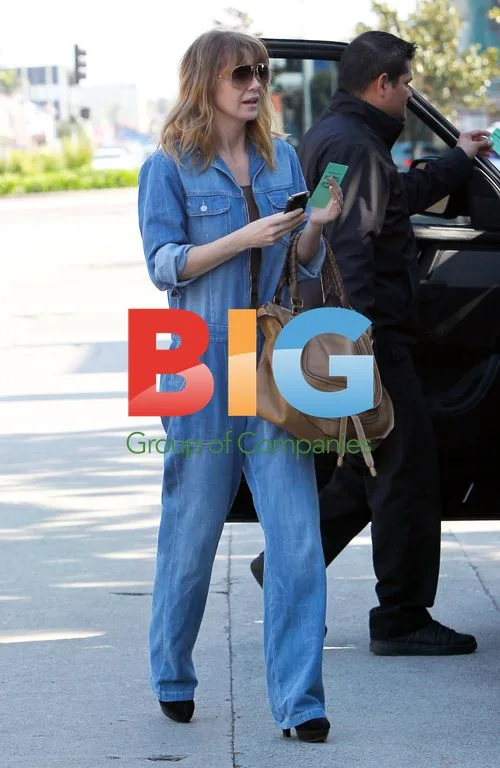 Ellen Pompeo Shops in West Hollywood