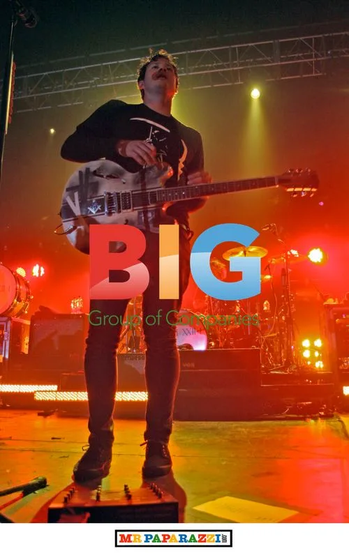 Tom Delonge Performs with Angels and Airwaves in Manchester