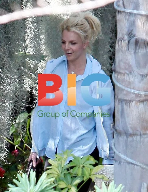 Britney Spears Leaves Conway Studio