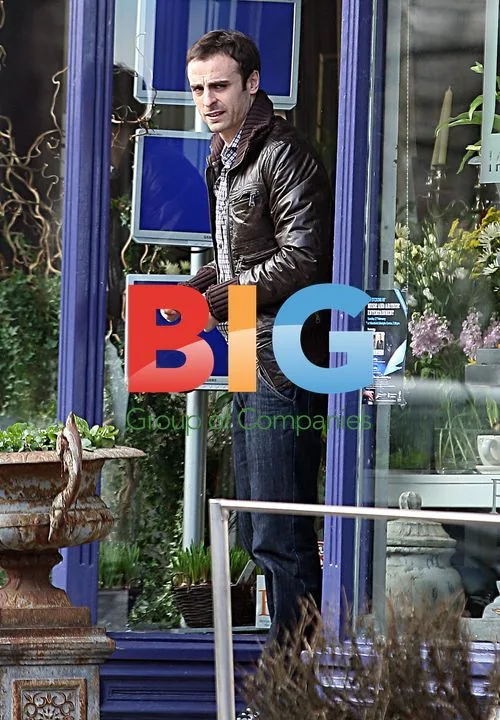 Dimitar Berbatov Visits Florist