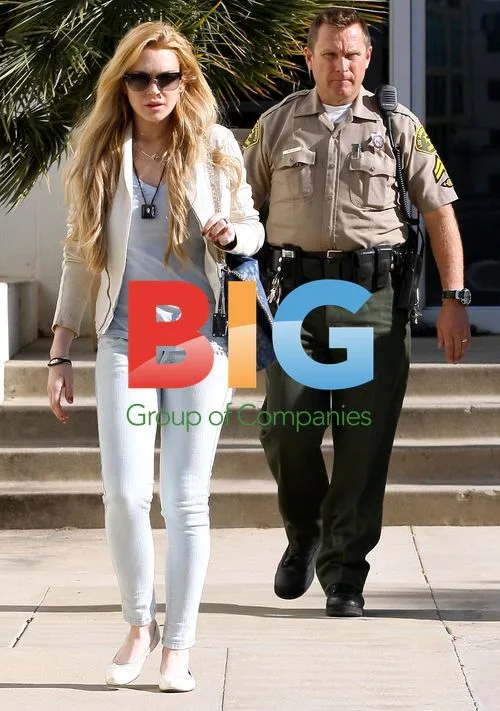 Lindsay Lohan Leaves Courthouse