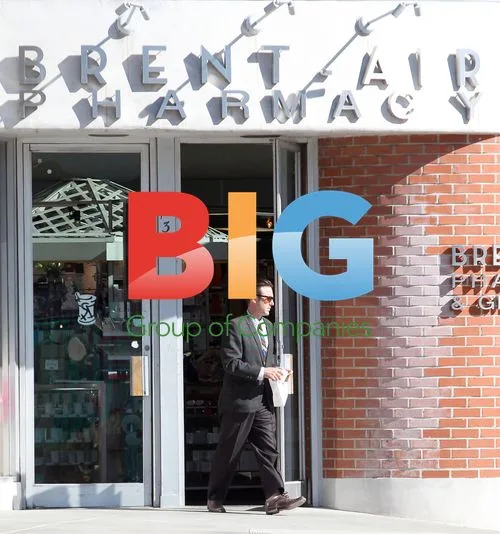 David Arquette visits Brent Air pharmacy