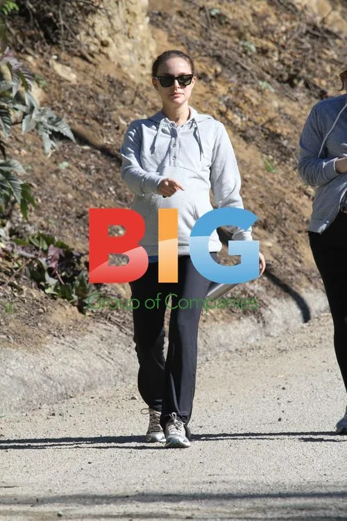 Hailey Bieber Arrives at Hotel