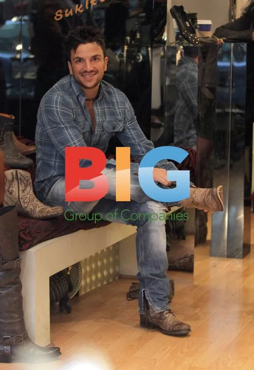 Peter Andre and Elen Rives go for lunch and shoe shopping