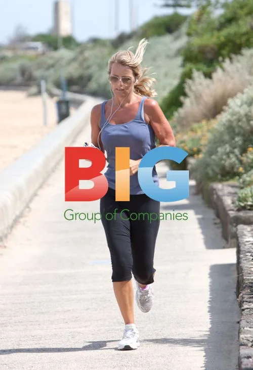 Simone Warne Jogging