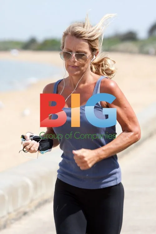 Simone Warne Jogging and Buying Ice Cream