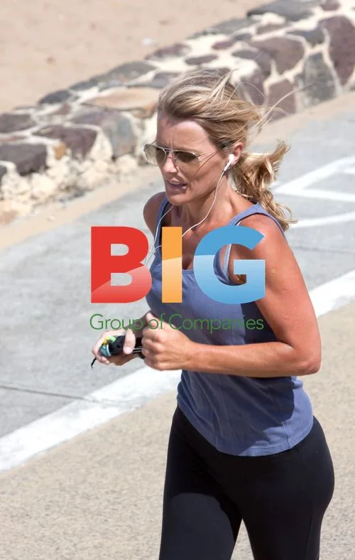 Simone Warne Jogging and Buying Ice Cream