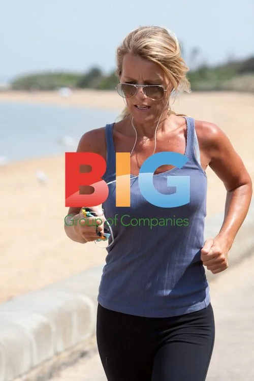 Simone Warne Jogging and Buying Ice Cream