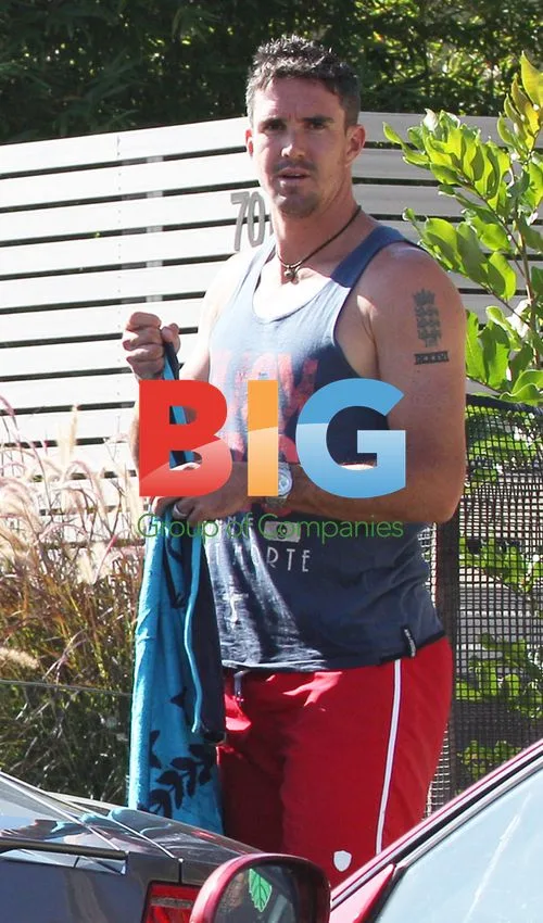 Kevin Pietersen Enjoying Bondi Beach