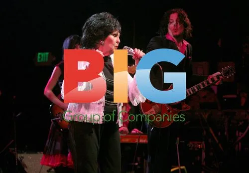 Wanda Jackson with Jack White and Band