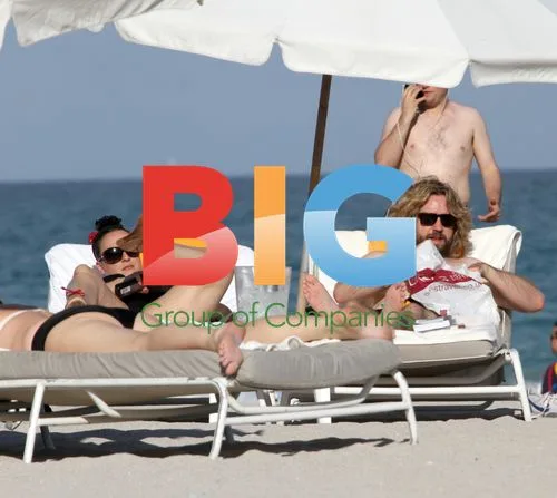 Justin Lee Collins with Girlfriend in Miami
