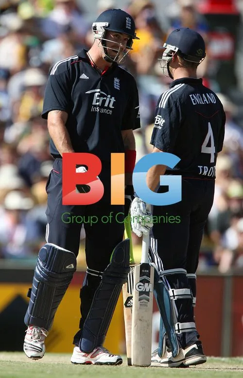 Kevin Pieterson and Jonathan Trott at WACA Test Match