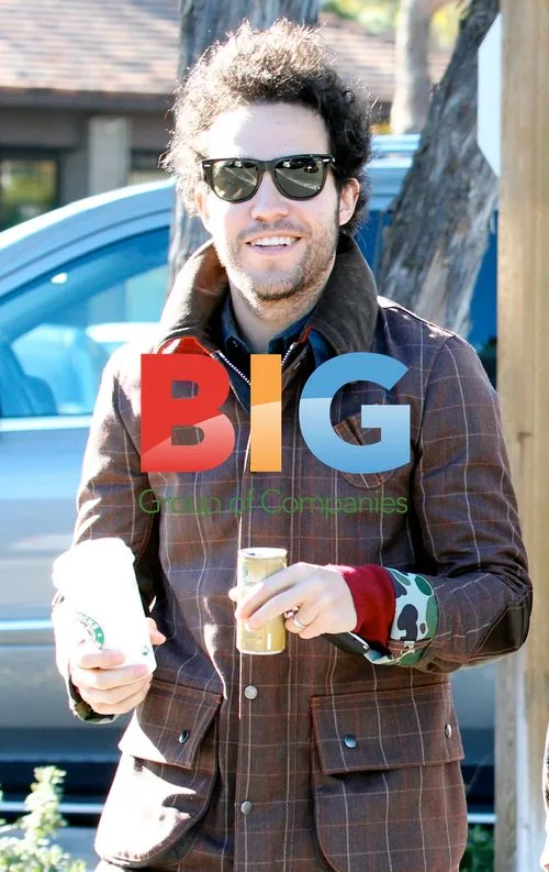 Ashlee Simpson with Pete Wentz in LA