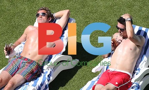 Kevin Pieterson and Liam Plunkett Relax Poolside