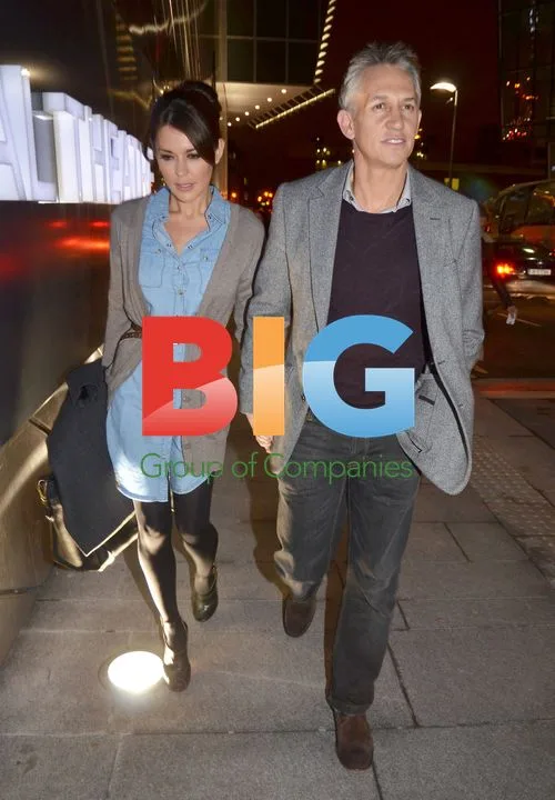 Gary Lineker and wife leave 'Calendar Girls' play