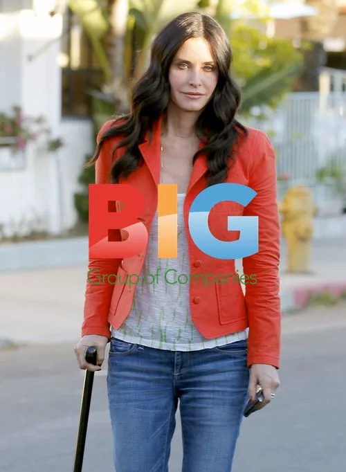 Courteney Cox on Cougar Town Set