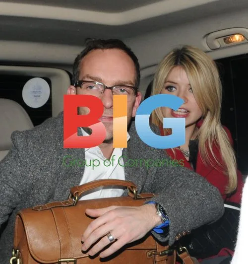 Holly Willoughby Pregnant Outing