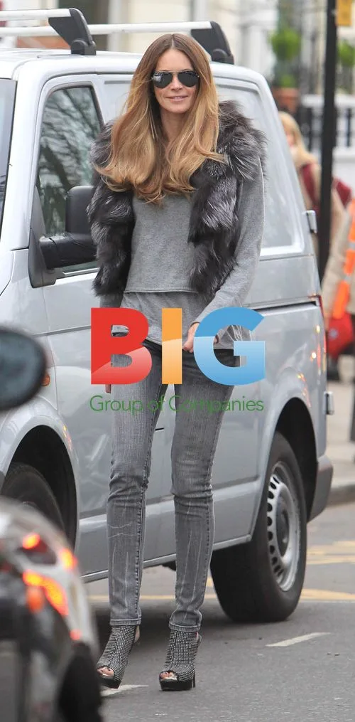 Elle Macpherson on School Run