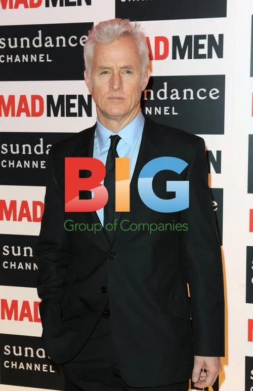 Madmen stars accept Vermeil medal in Paris