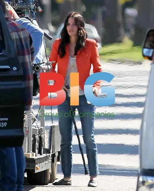 Courteney Cox on Cougar Town Set