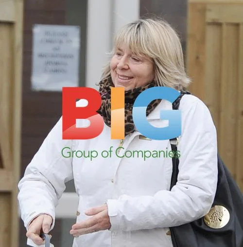 Fern Britton Visits Vet With Cat