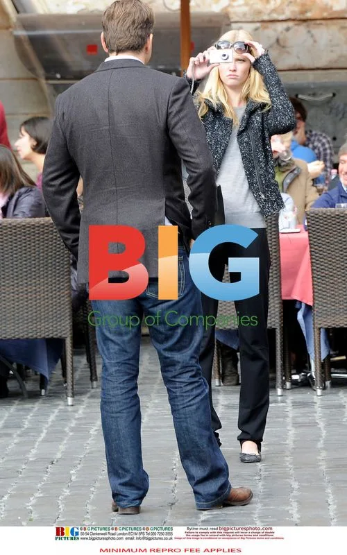 Lara Stone and David Walliams in Rome
