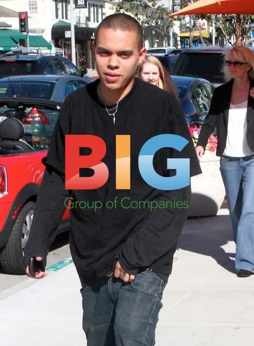 Evan Ross shopping in Hollywood