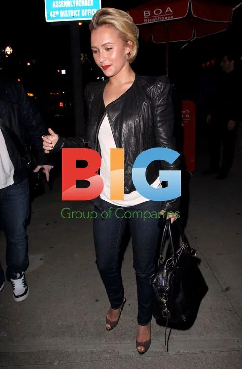Hayden Panettiere Leaves BOA Steakhouse