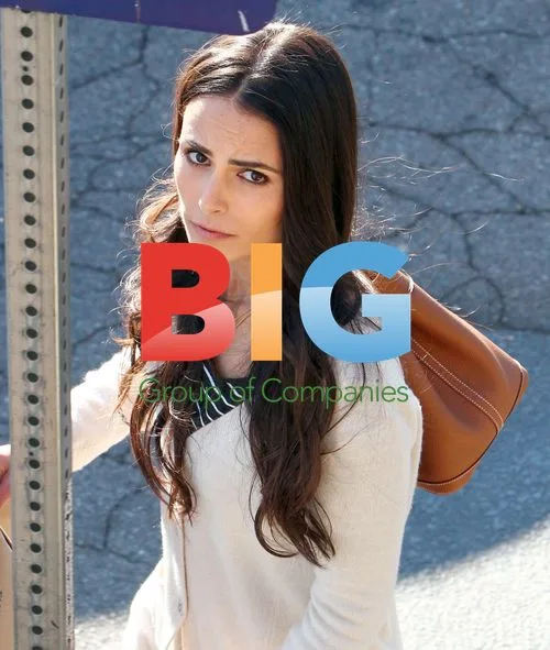 Jordana Brewster Shopping in Hollywood