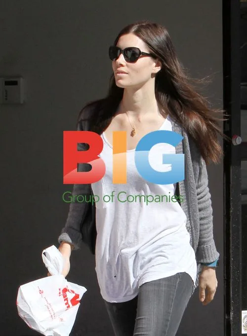 Jessica Biel shopping at CVS