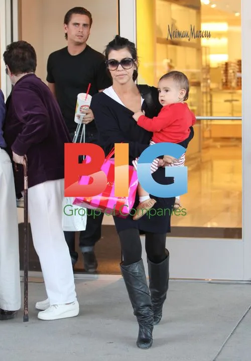 Kardashian Family Shopping Trip