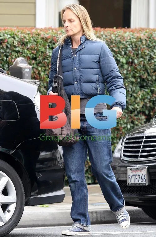 Helen Hunt strolls in Santa Monica