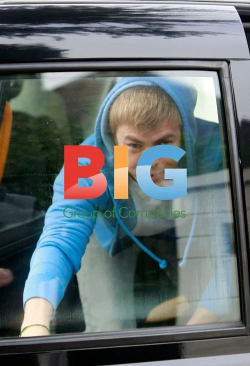 Derek Hough Arriving at Cheryl Cole\'s Home