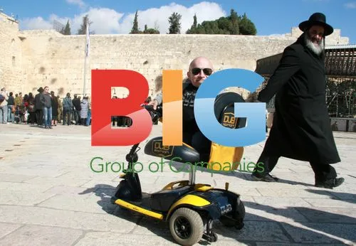 Verne Troyer at Wailing Wall
