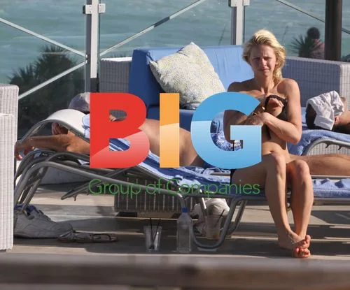 Kelsey Grammer and Katye Walsh in Miami