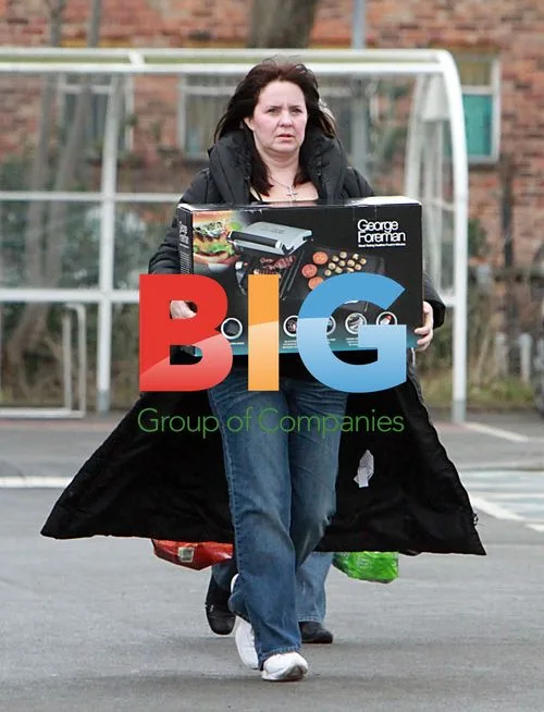 Coleen Nolan Shops for Grill