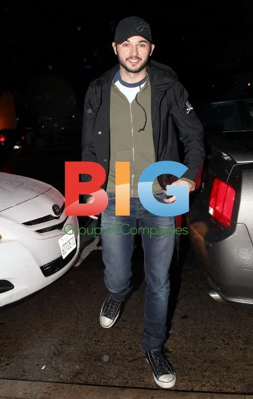 Christina Aguilera and Matthew Rutler Shopping