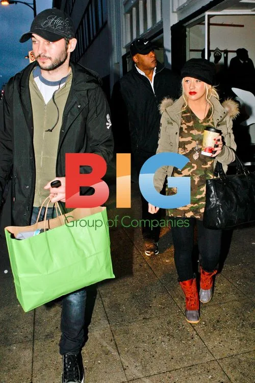 Christina Aguilera and Matthew Rutler Shopping