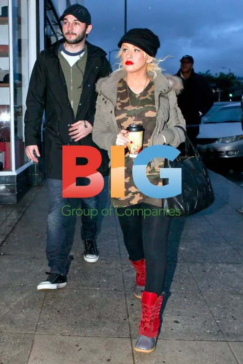 Christina Aguilera & Mathew Rutler Shopping