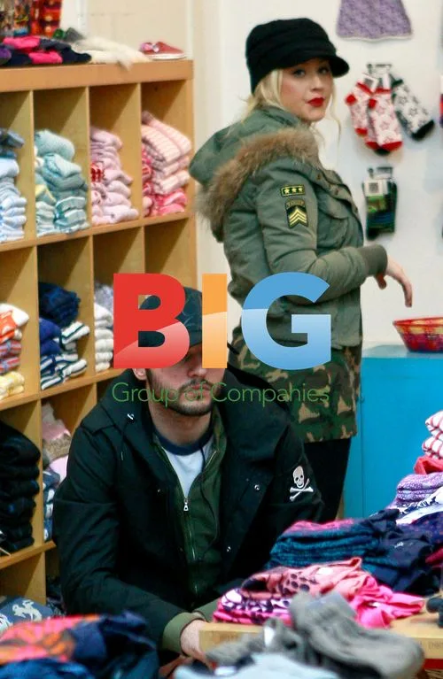 Christina Aguilera & Matthew Rutler Shopping