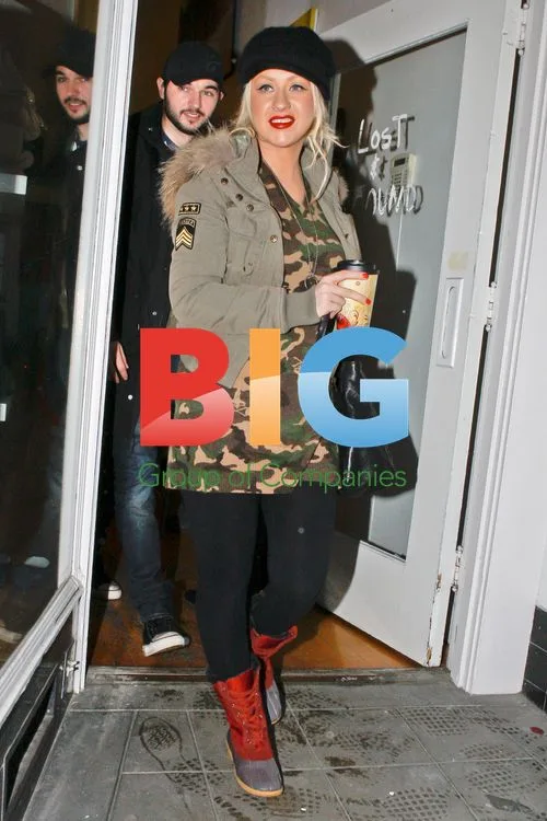 Christina Aguilera and Matthew Rutler Shopping