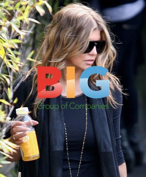 Fergie Grabs Lunch at The Coral Tree