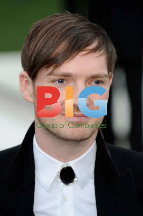 Dan Gillespie Sells at Burberry Prorsum Show