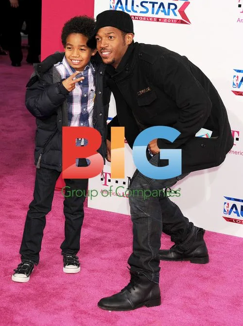 Marlon Wayans and son at 2011 NBA All-Star Game