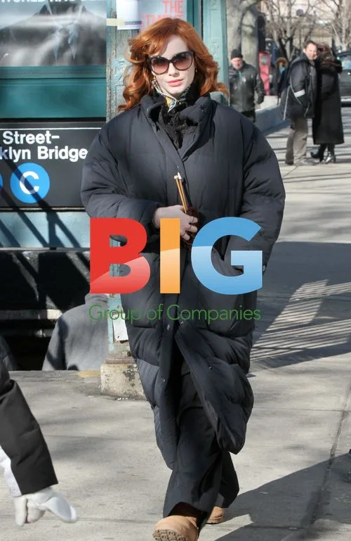 Christina Hendricks on 'I Don't Know How She Does It' set