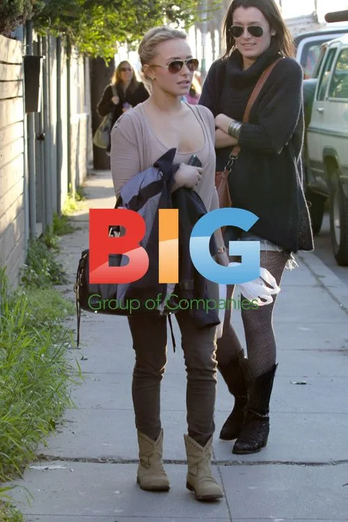 Hayden Panettiere Interacts with Pit Bull Dog