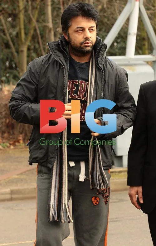 Shrien Dewani arrives at court